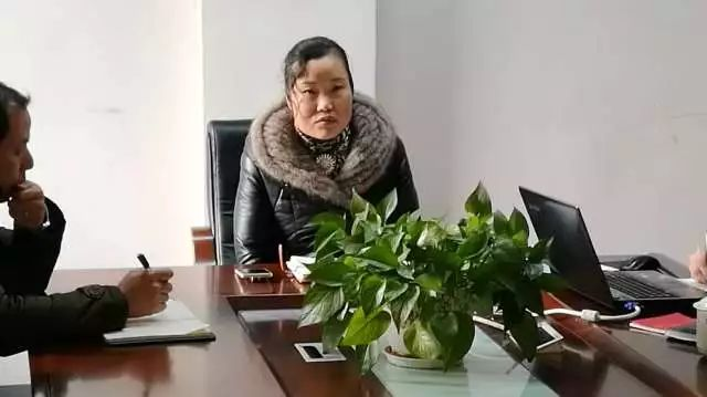 會(huì)議由公司黨支部書(shū)記劉淑芳同志主持